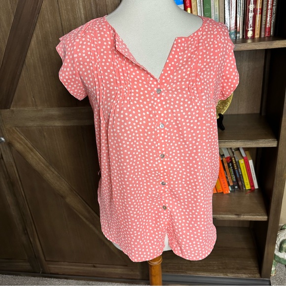Alice Blue Coral Polka Dot Blouse 🪜 - Picture 1 of 2